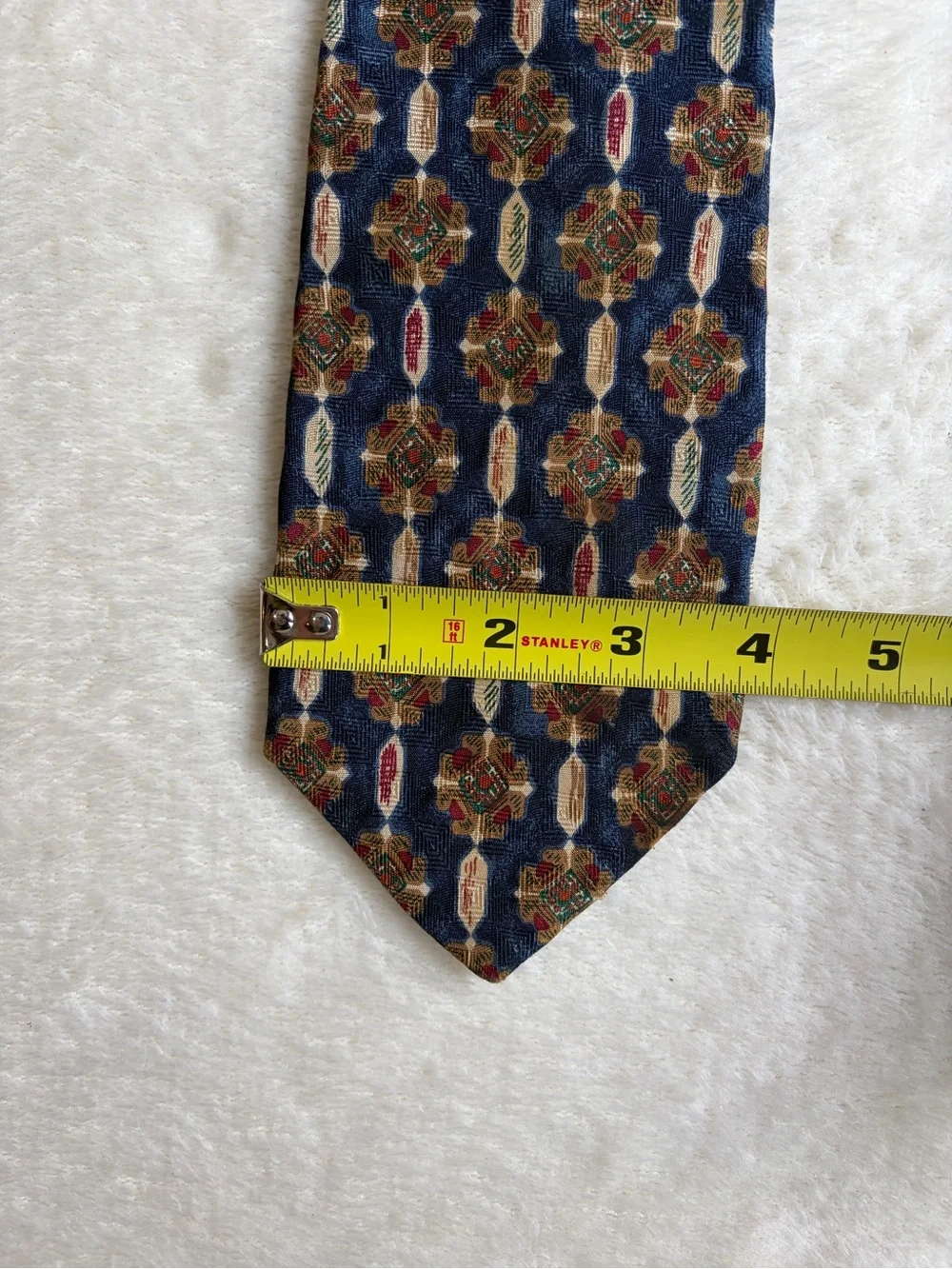 Jos. A. Bank‎ Premier Collection Navy with Geometric Medallion Men's Tie